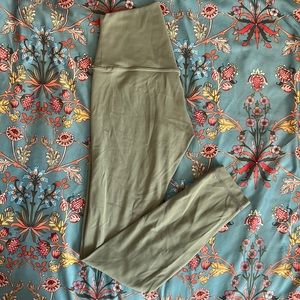 Lululemon Align Leggings - size 4, light green, 25 inch inseam (7/8 length)